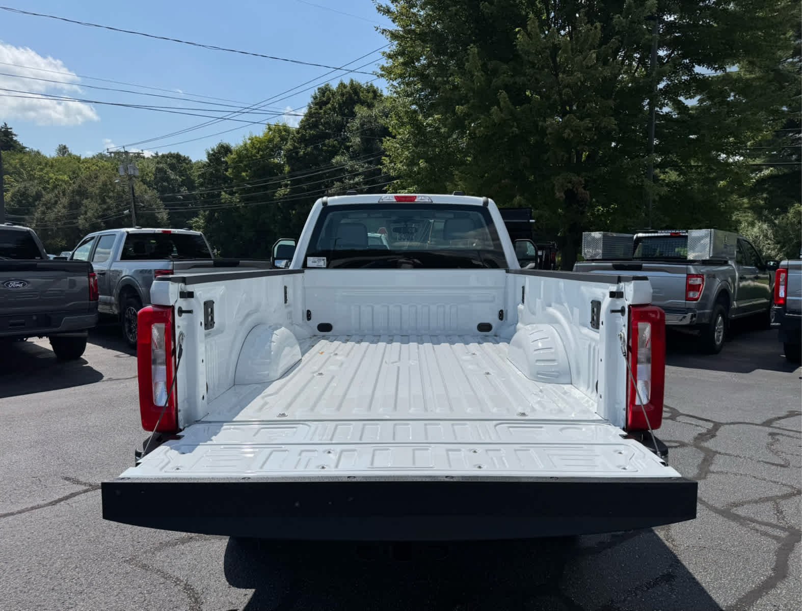 New 2026 Oxford White Ford XL image 5