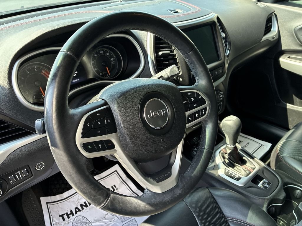Used 2017 Red Jeep Trailhawk image 14