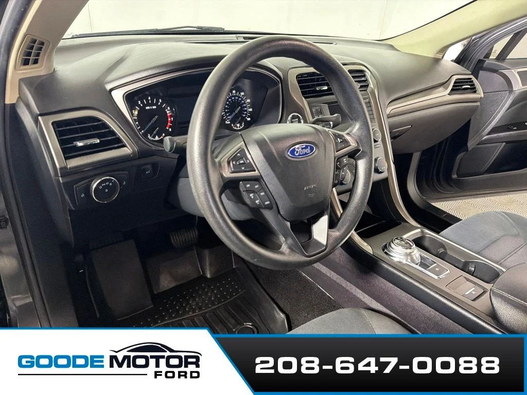Used 2017 Gray Ford SE image 8