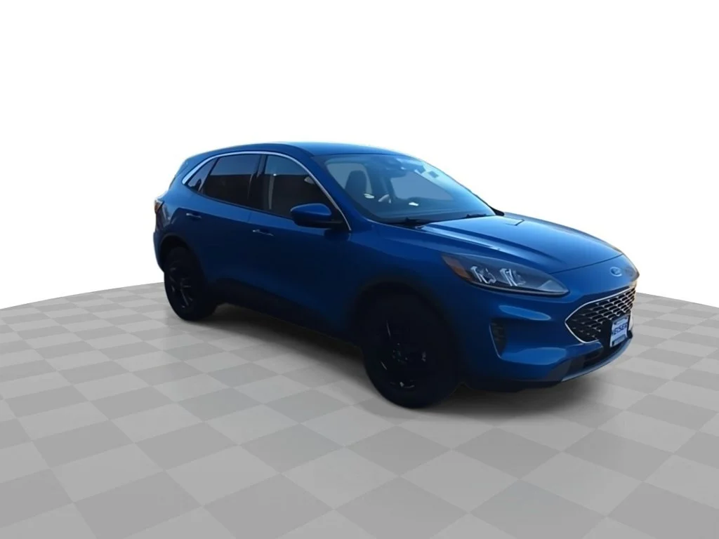 Used 2020 Ford Escape SE with VIN 1FMCU9G61LUB64785 for sale in Sturgeon Bay, WI