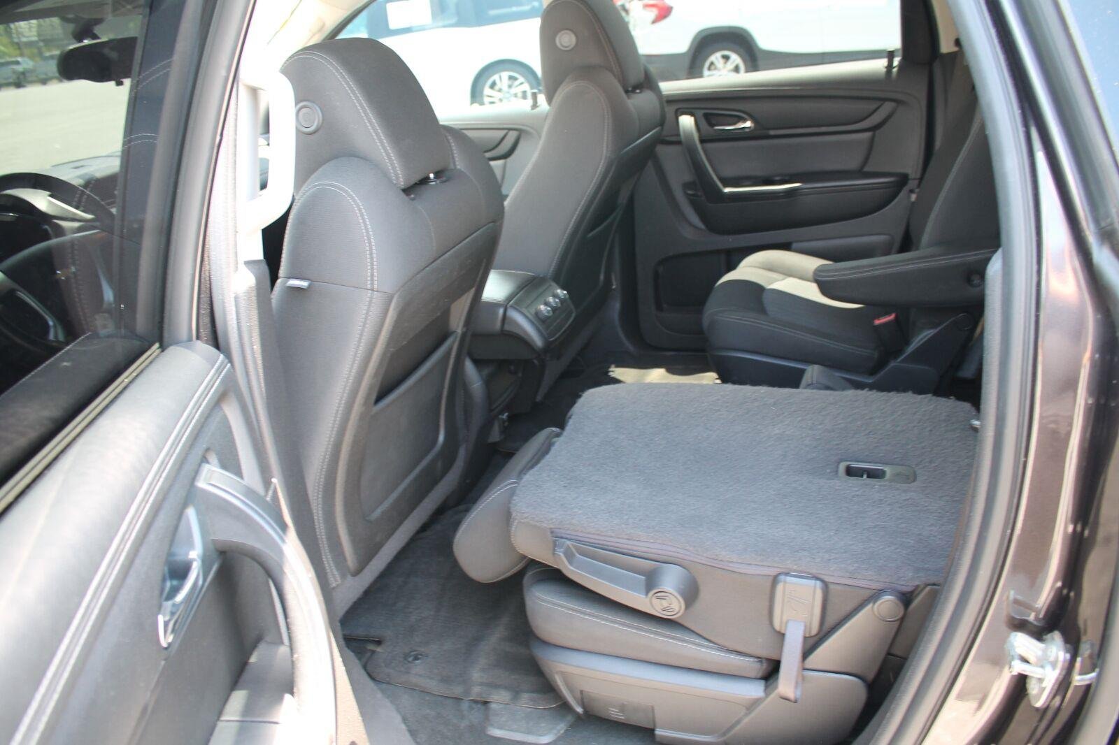 Used 2016 TUNGSTEN METALLIC Chevrolet LT image 26
