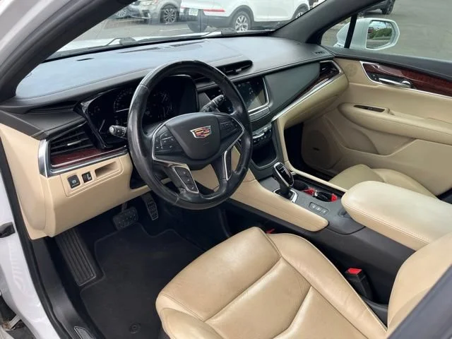 Used 2019 Crystal White Tricoat Cadillac Premium Luxury AWD image 17
