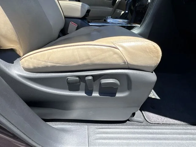 Used 2018 Brown Nissan SL image 29