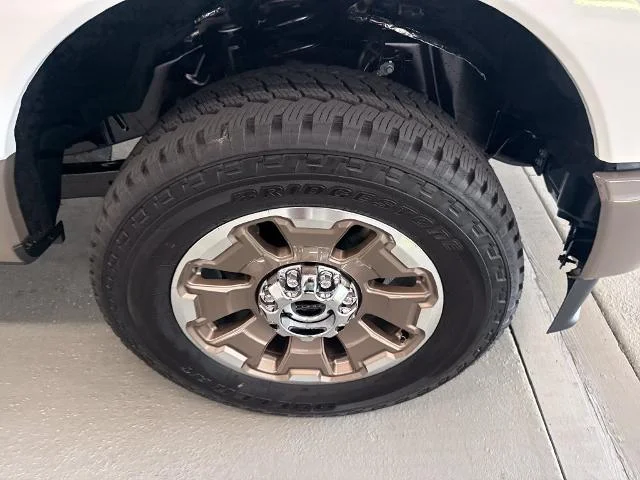 New 2026 Star White Metallic Tri-Coat Ford F-350® King Ranch® image 24
