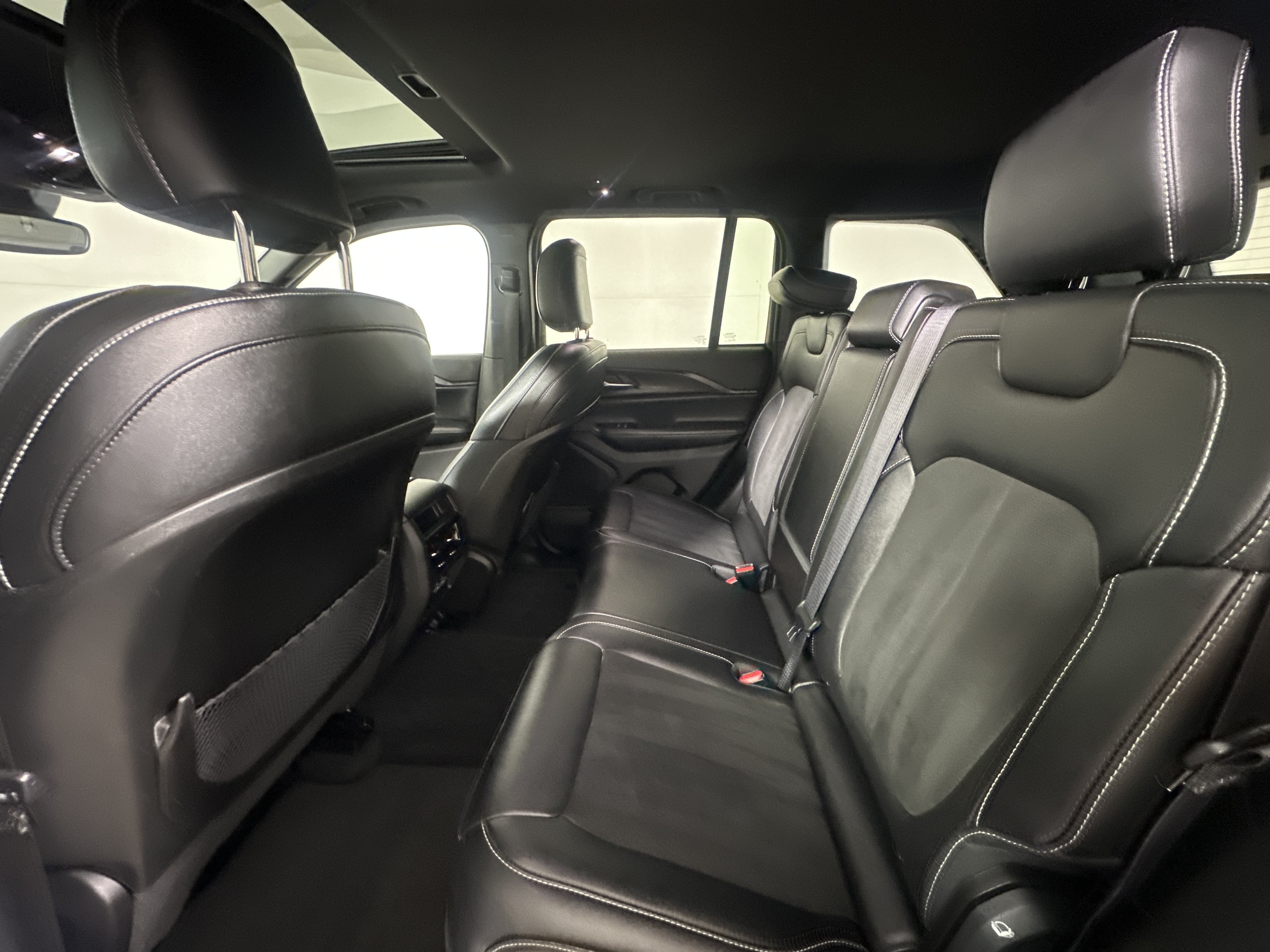 Certified Used 2023 Bright White Clearcoat Jeep Altitude X image 24
