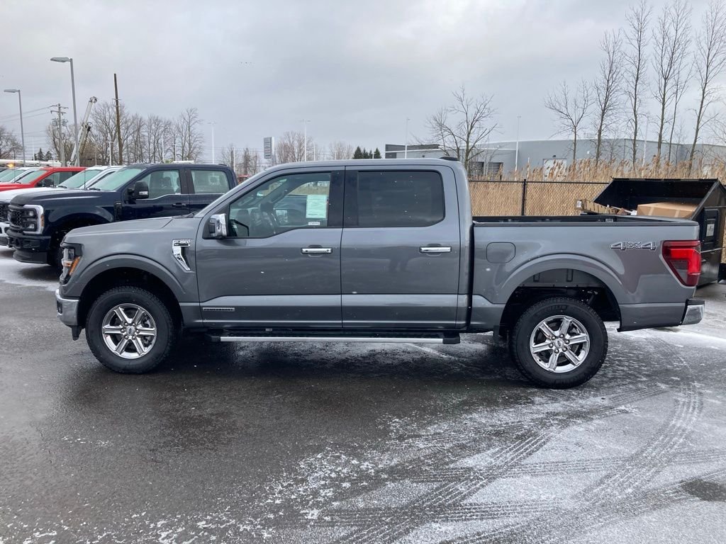 Used 2025 Gray Ford XLT image 9
