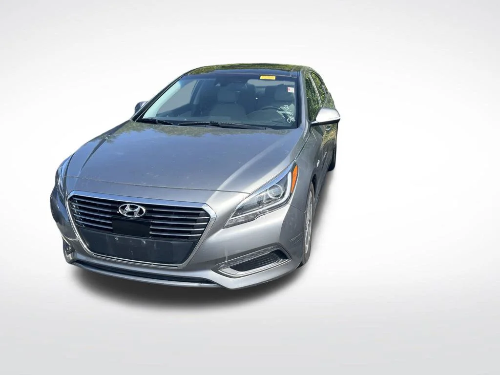 Used 2017 Gray Hyundai Limited image 2