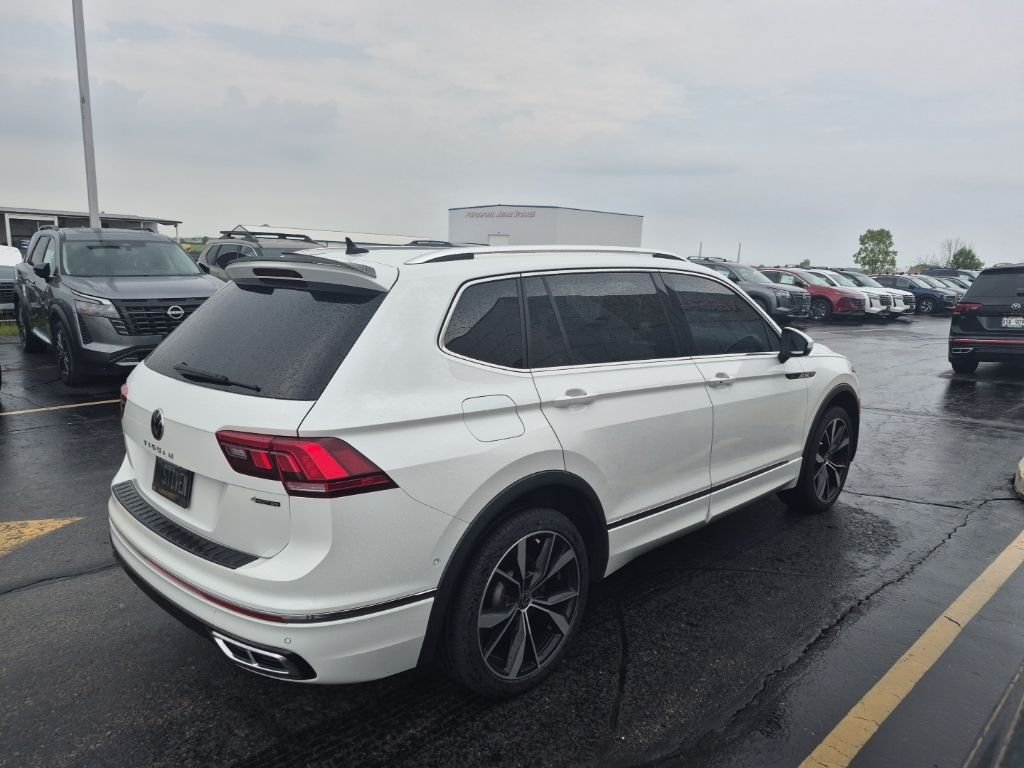 Used 2022 White Pearl Volkswagen 2.0T SEL R-Line image 4
