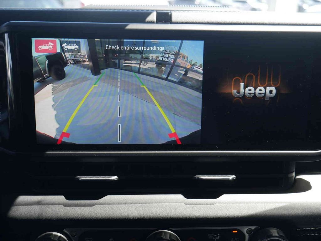 New 2026 Goldilocks Exterior Paint Jeep  image 35