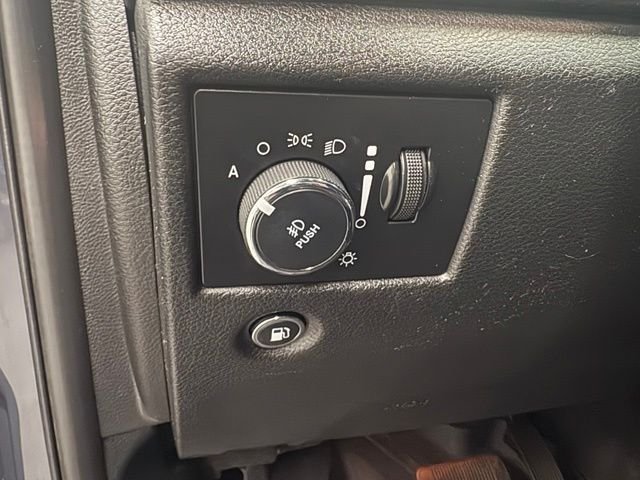 Used 2018 Black Jeep Altitude image 16