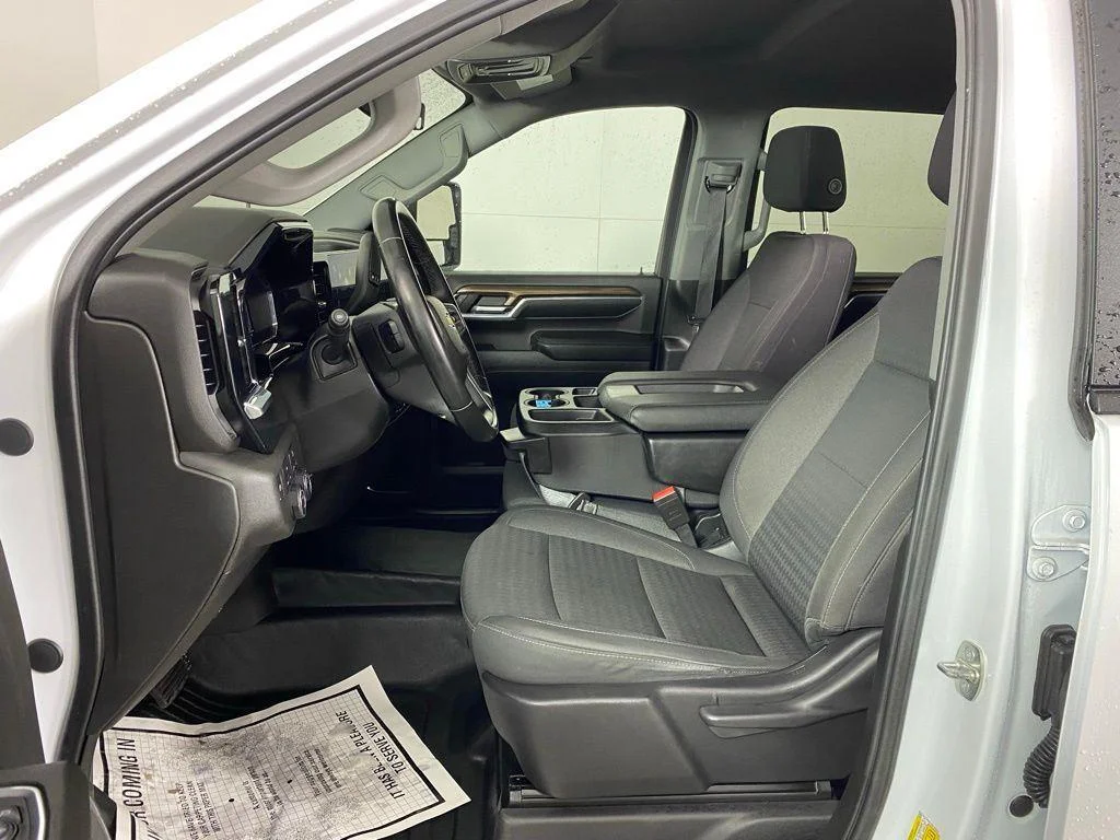 Used 2024 Summit White Chevrolet LT image 12