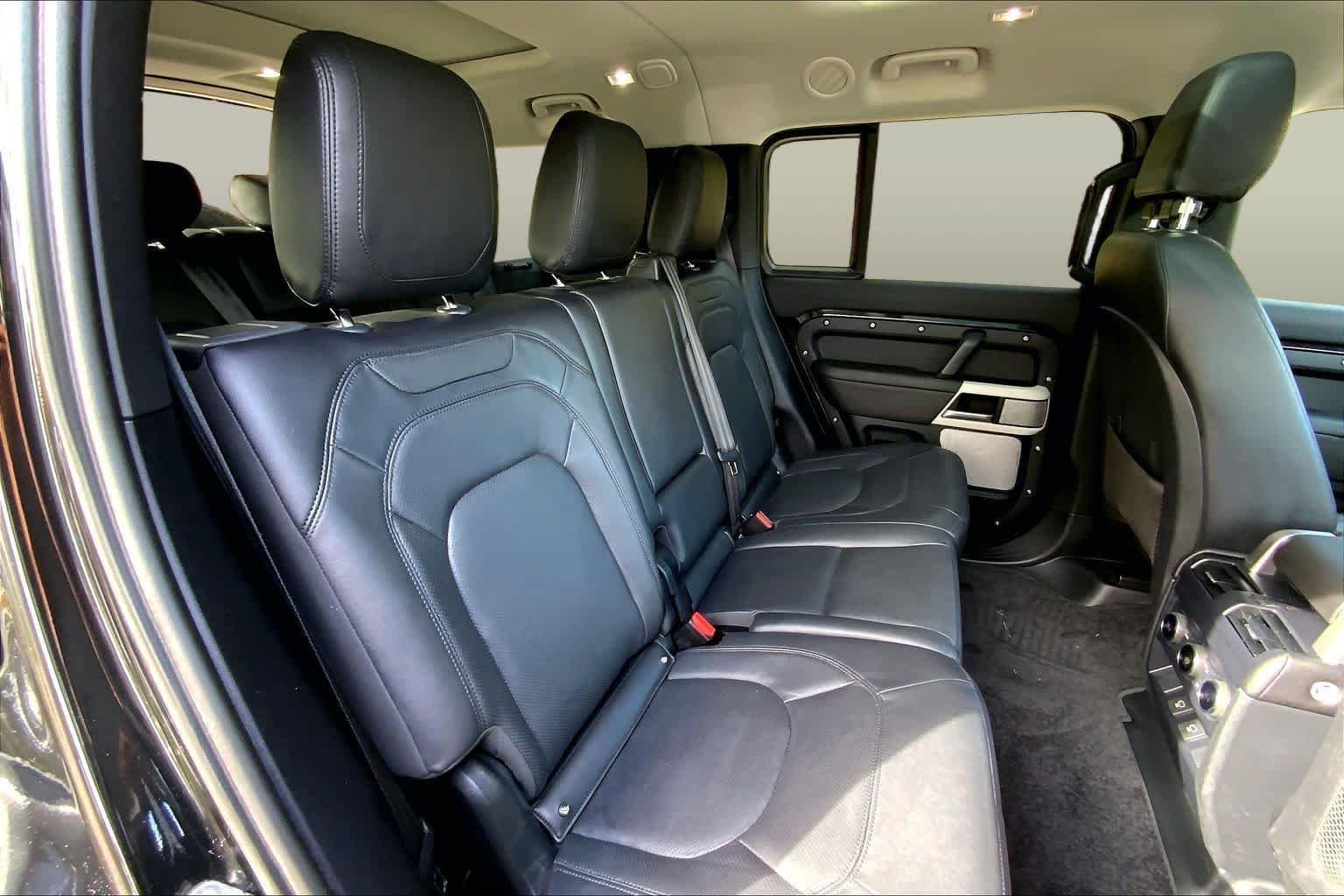 Used 2024 black Land Rover S image 18