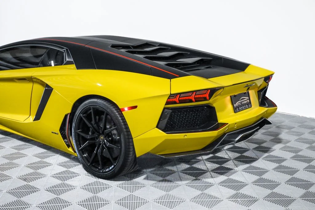 Used 2016 Yellow Lamborghini LP700-4 image 22