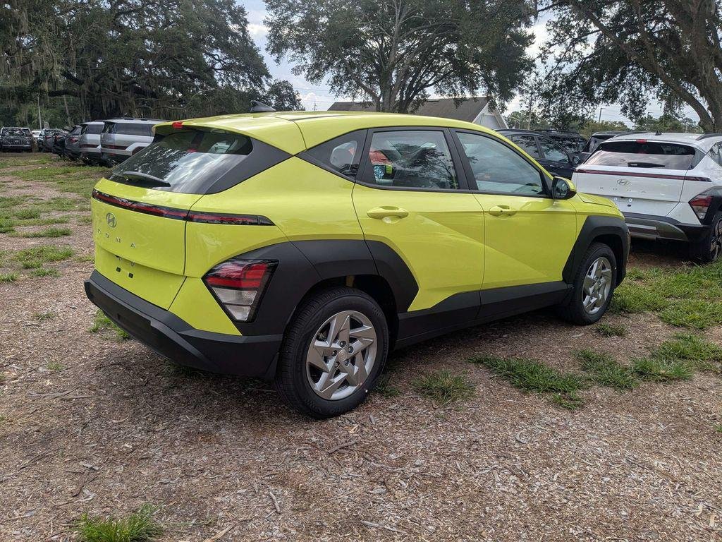New 2027 Yellow Hyundai SE FWD image 4