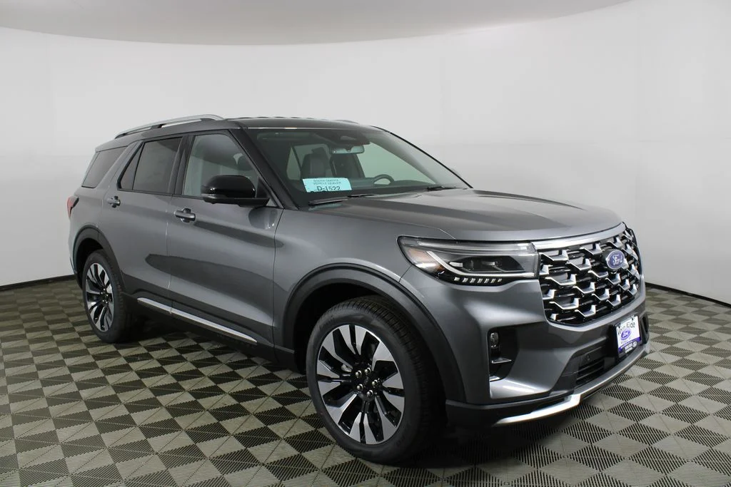 2026 Ford Explorer Platinum 4WD's photo