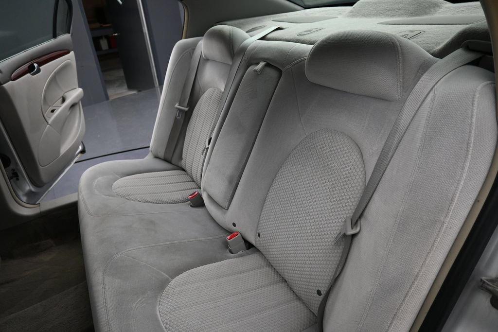Used 2009 Quicksilver Metallic Buick CX image 29