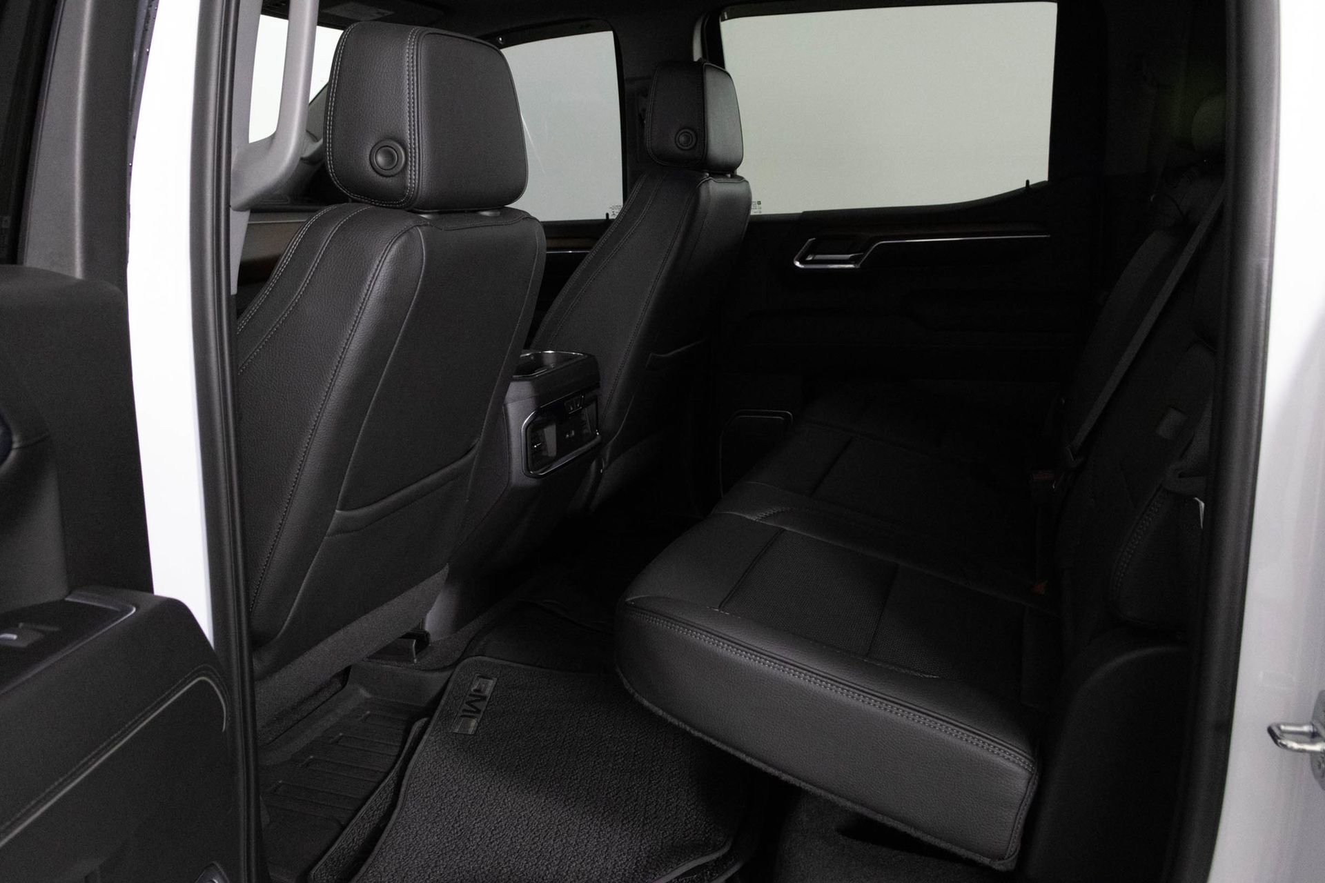 2022 GMC SIERRA - Image 32