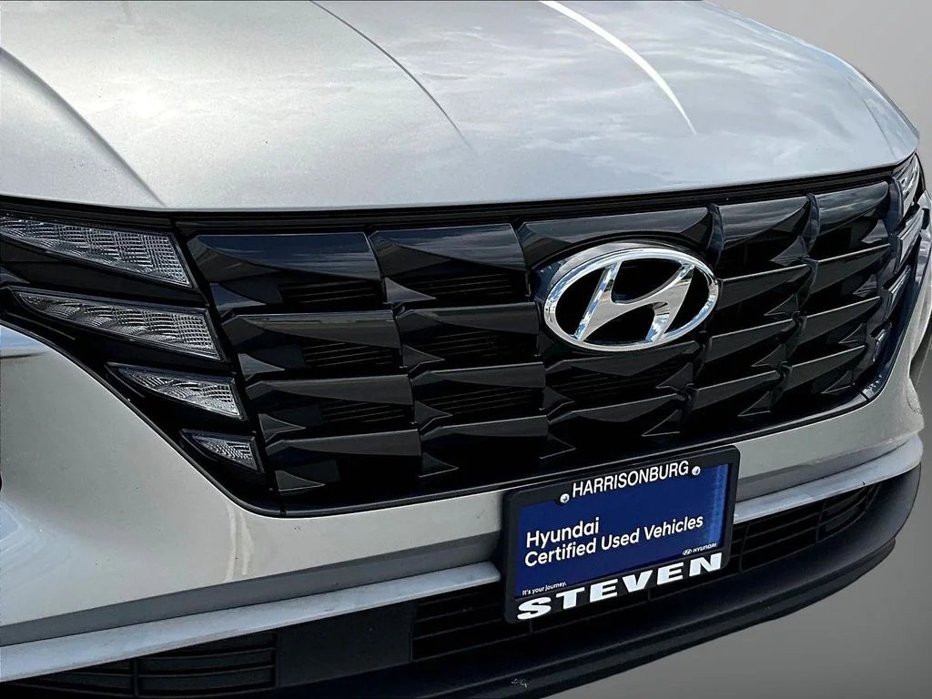 Used 2022 Silver Hyundai SEL image 29