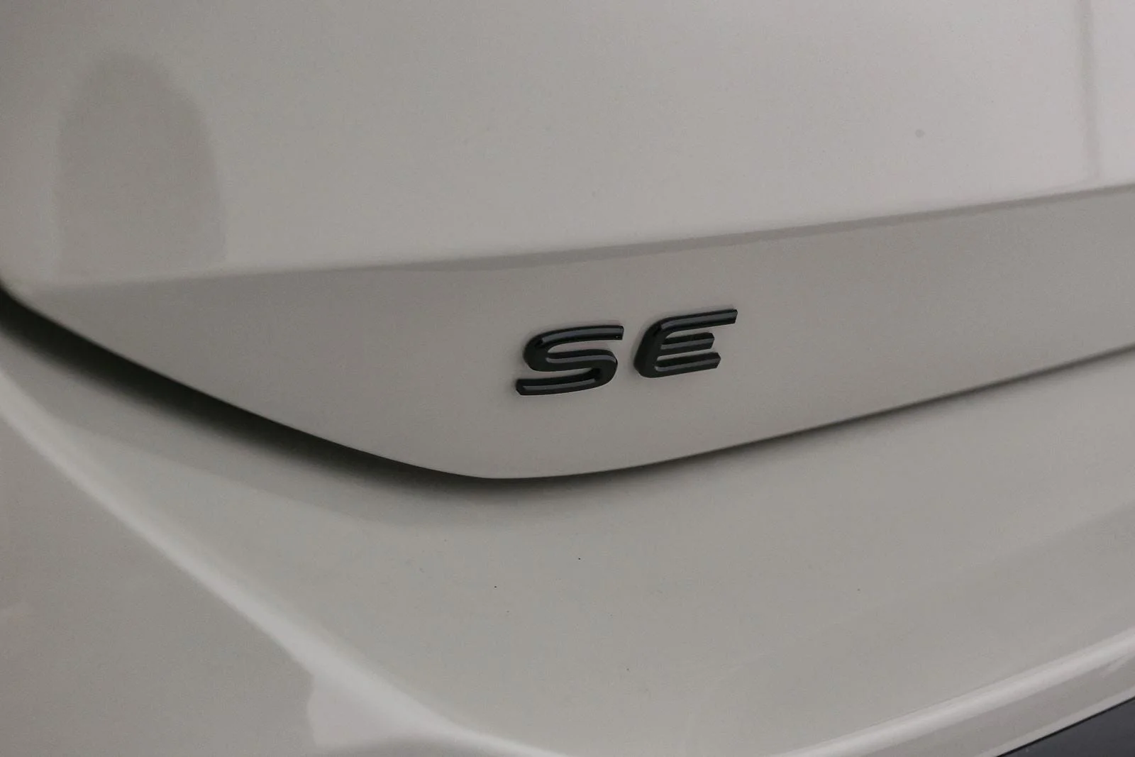 New 2026 Sandstone Volkswagen SE R-Line Black image 11