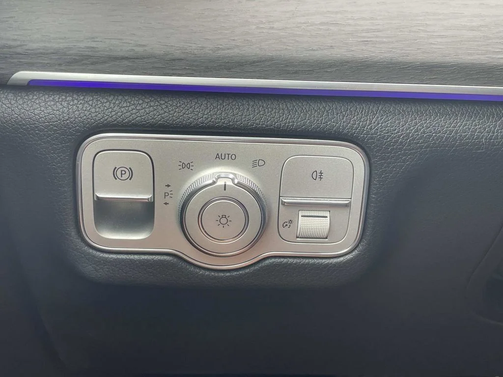 Used 2020  Mercedes-Benz GLS 580 image 34