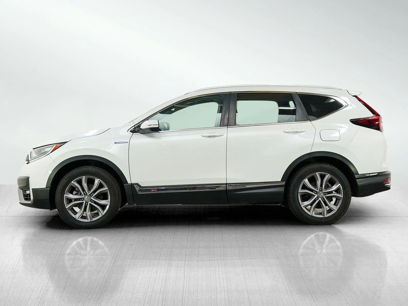 Used 2021 Honda CR-V Touring with VIN 7FART6H96ME008300 for sale in Burnsville, Minnesota