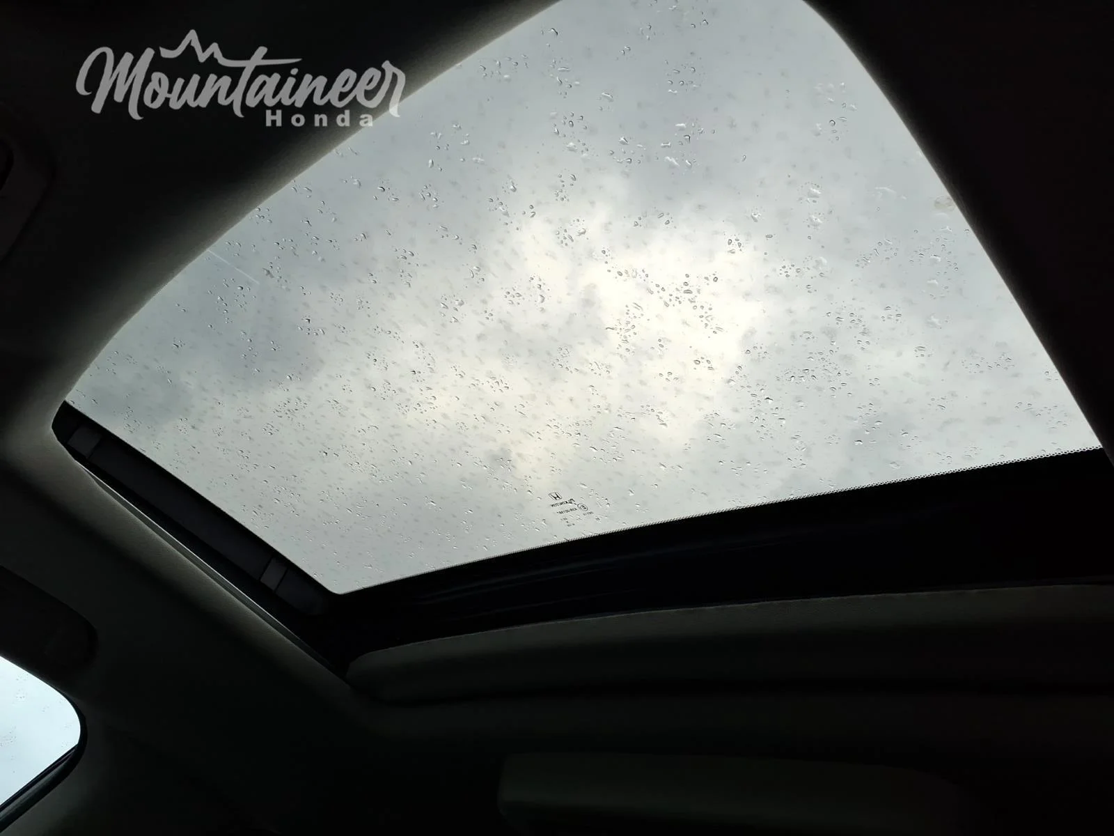 Used 2025 Platinum White Pearl Honda Touring image 33
