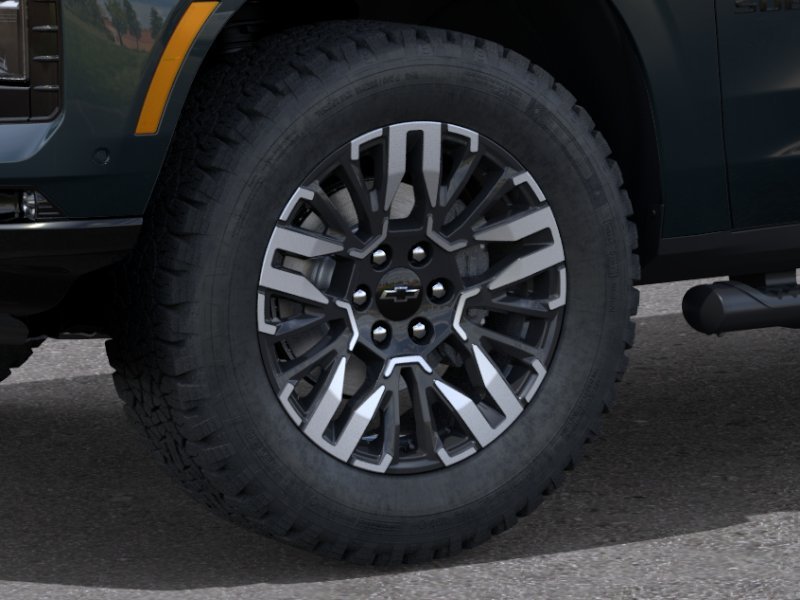2026 Chevrolet Suburban Z71 - Photo 9