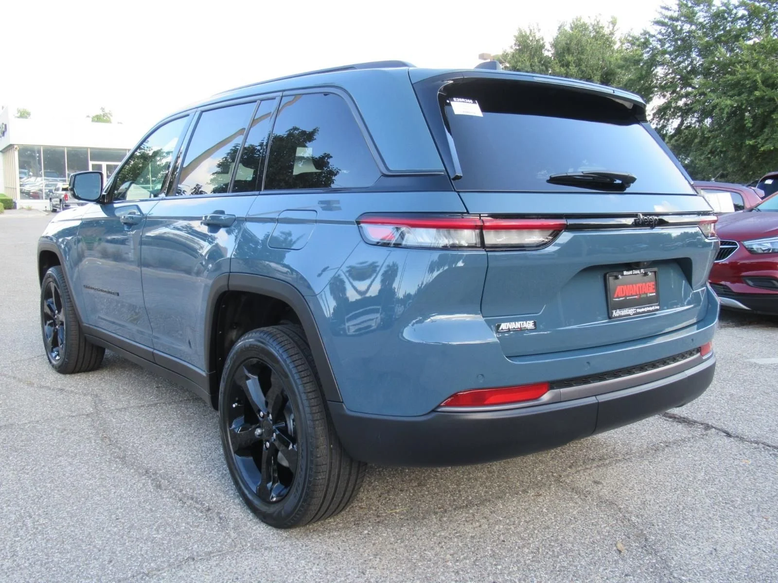 New 2026 Steel Blue Exterior Paint Jeep Limited image 5