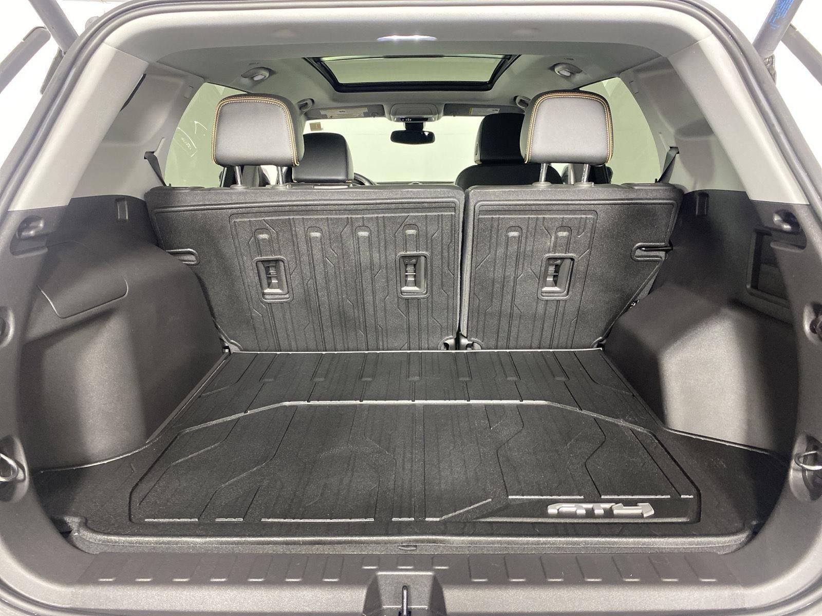 Used 2024 White Frost Tricoat GMC AT4 image 25