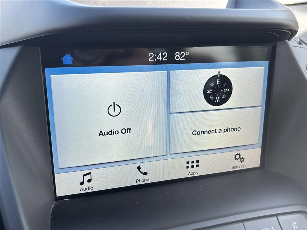 Used 2019 Oxford White Ford SE image 14
