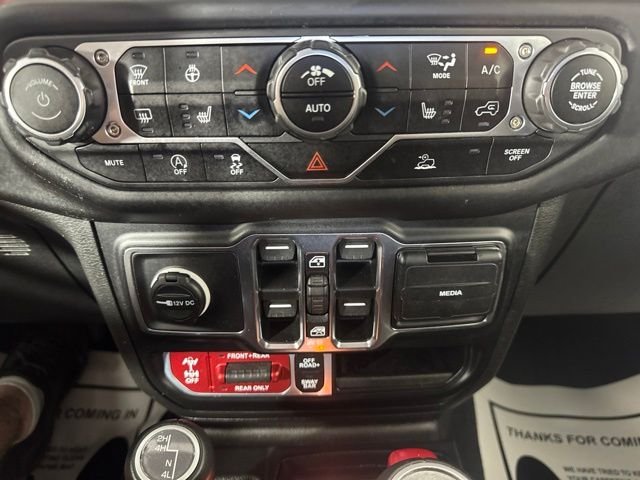 Used 2023 Crystal Metallic Jeep Rubicon image 16