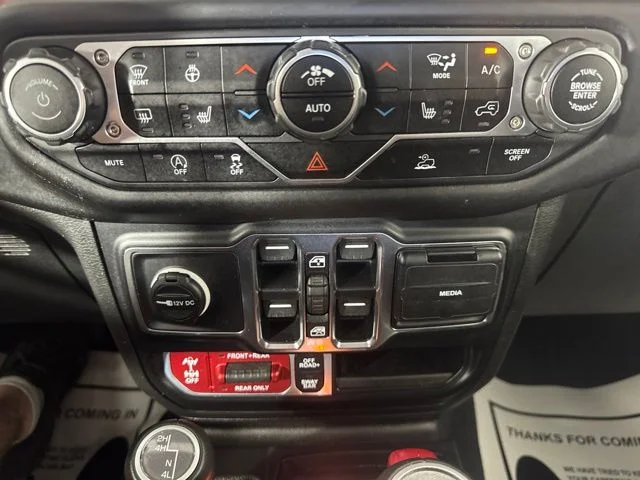 Used 2023 Crystal Metallic Jeep Rubicon image 16