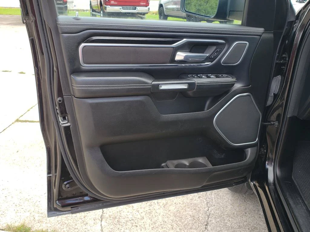 Used 2023 Diamond Black Crystal Pearlcoat Ram Laramie image 12