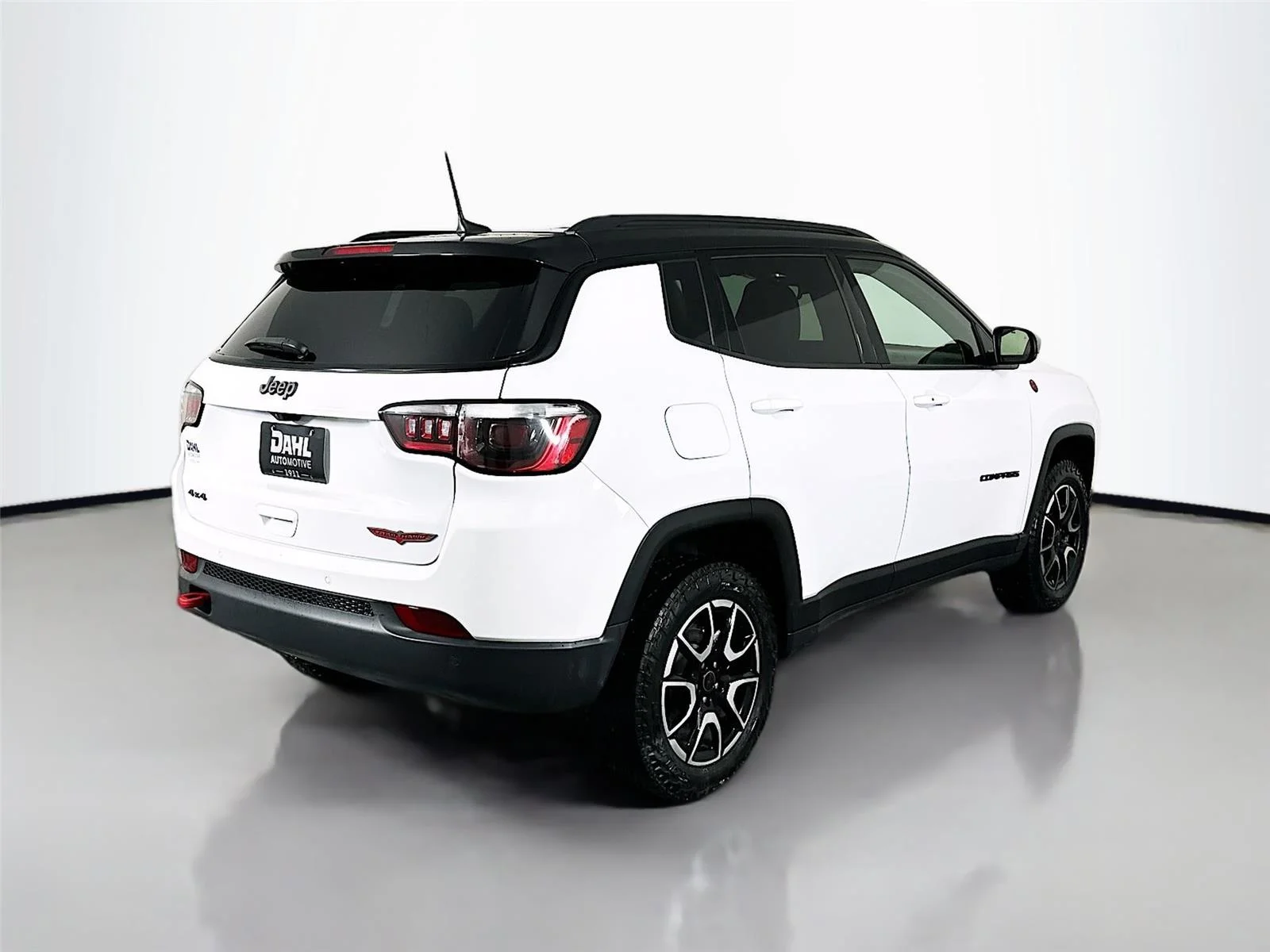 2025 Jeep Compass Trailhawk - Photo 13
