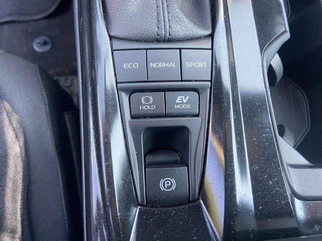 2025 Toyota Camry LE - Photo 23