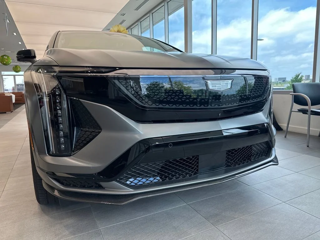 2026 Cadillac OPTIQ V-Series - Photo 40