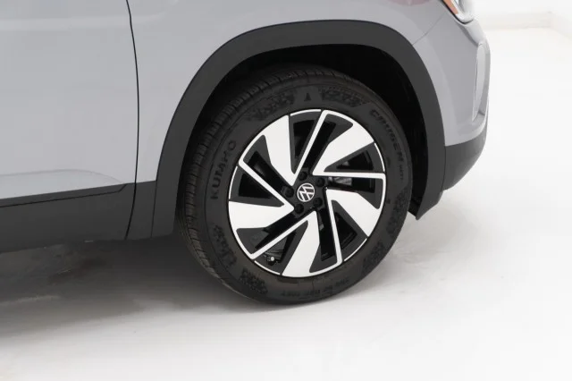 2026 Volkswagen Atlas SE w/Tech - Photo 6