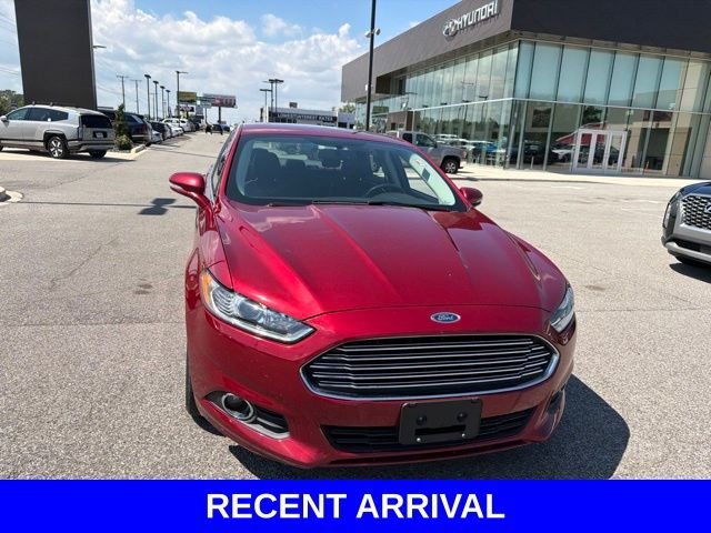 Used 2015 Red Ford SE image 3