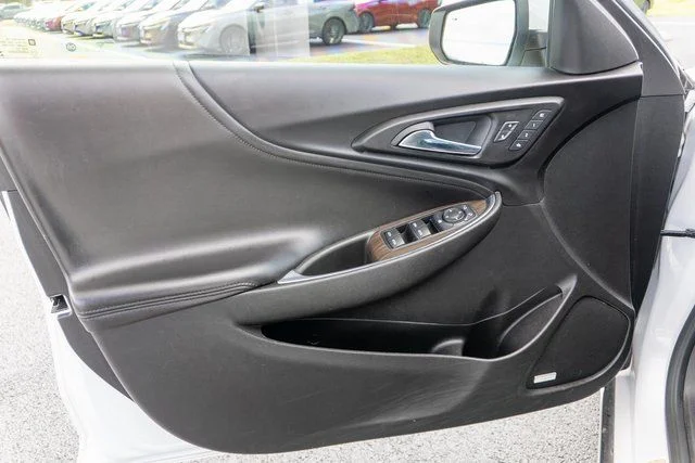 Used 2018 White Chevrolet Premier image 19