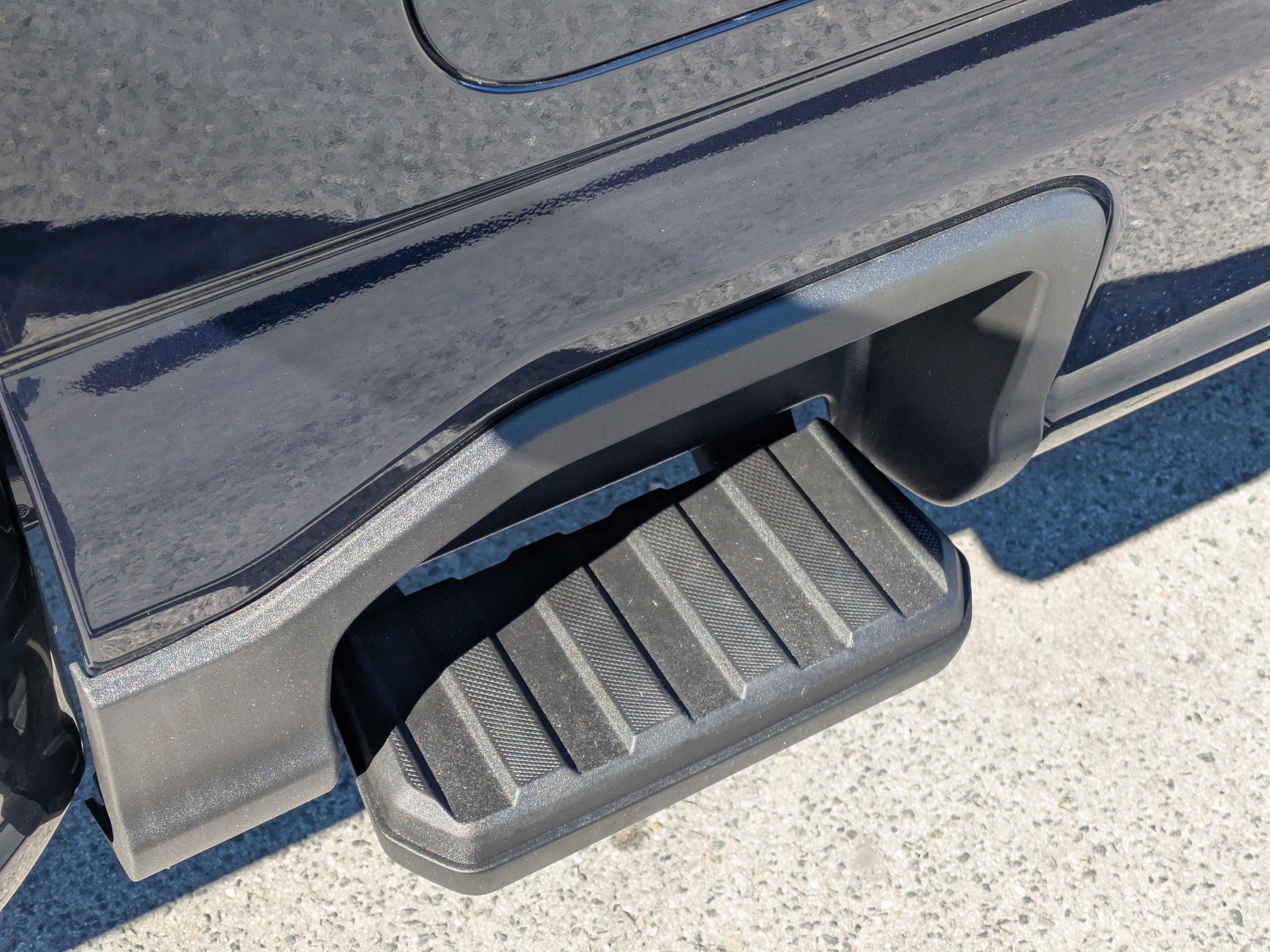 Used 2025 Antimatter Blue Metallic Ford XL image 12
