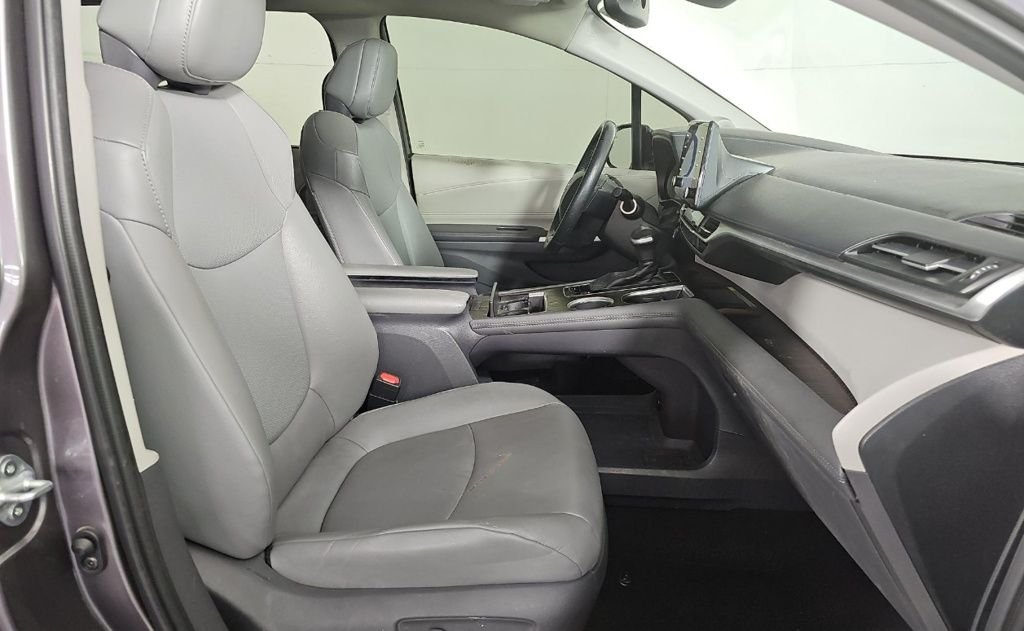 Used 2021 Gray Toyota XLE image 6