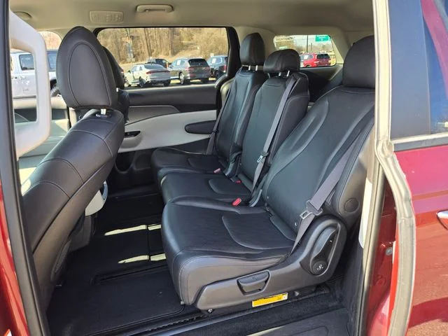 Used 2024 Red Kia LX image 11