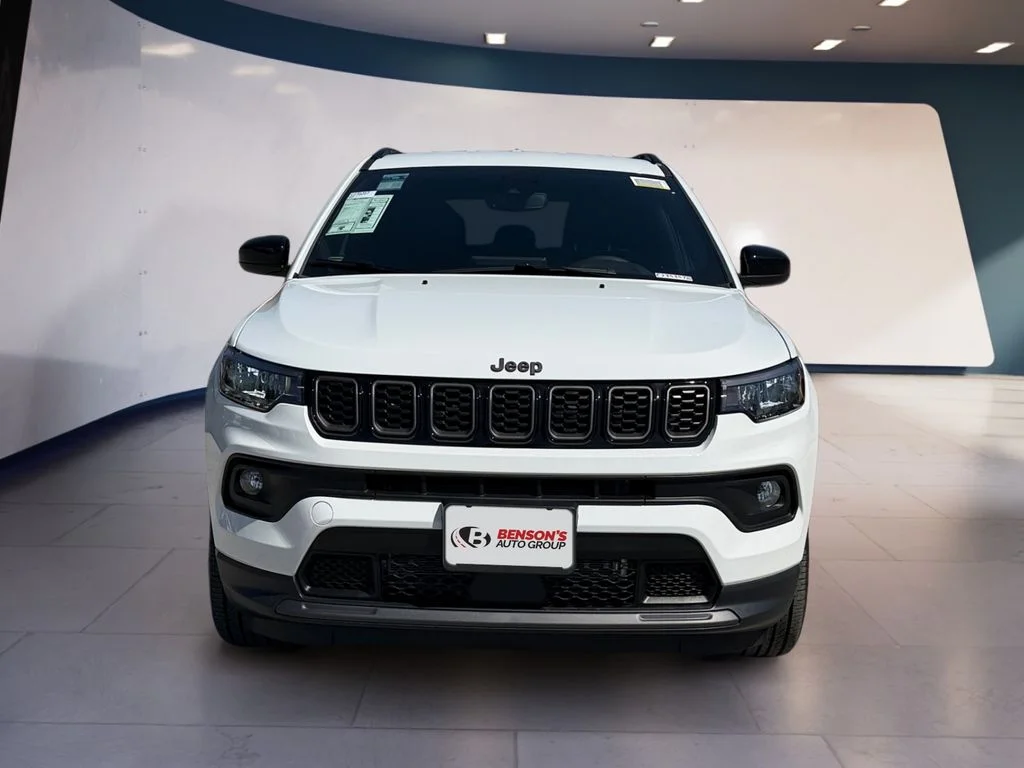 New 2026 White Jeep Latitude image 8