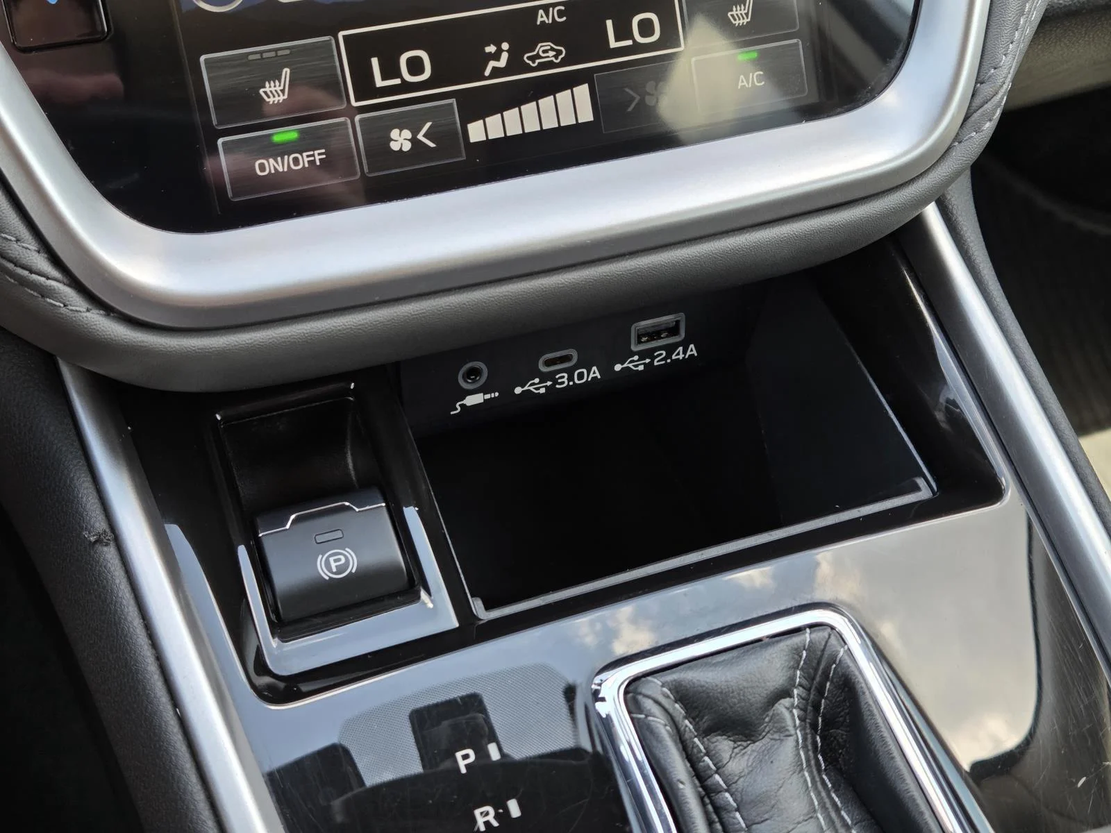 Used 2023 Ice Silver Metallic Subaru Onyx Edition image 26