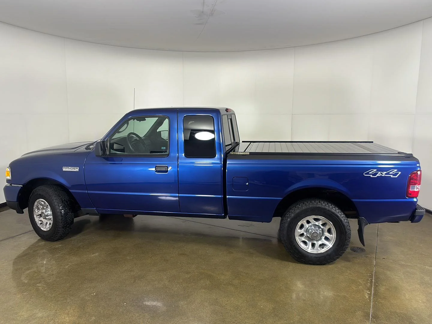 Used 2011 Vista Blue Metallic Ford XLT image 14
