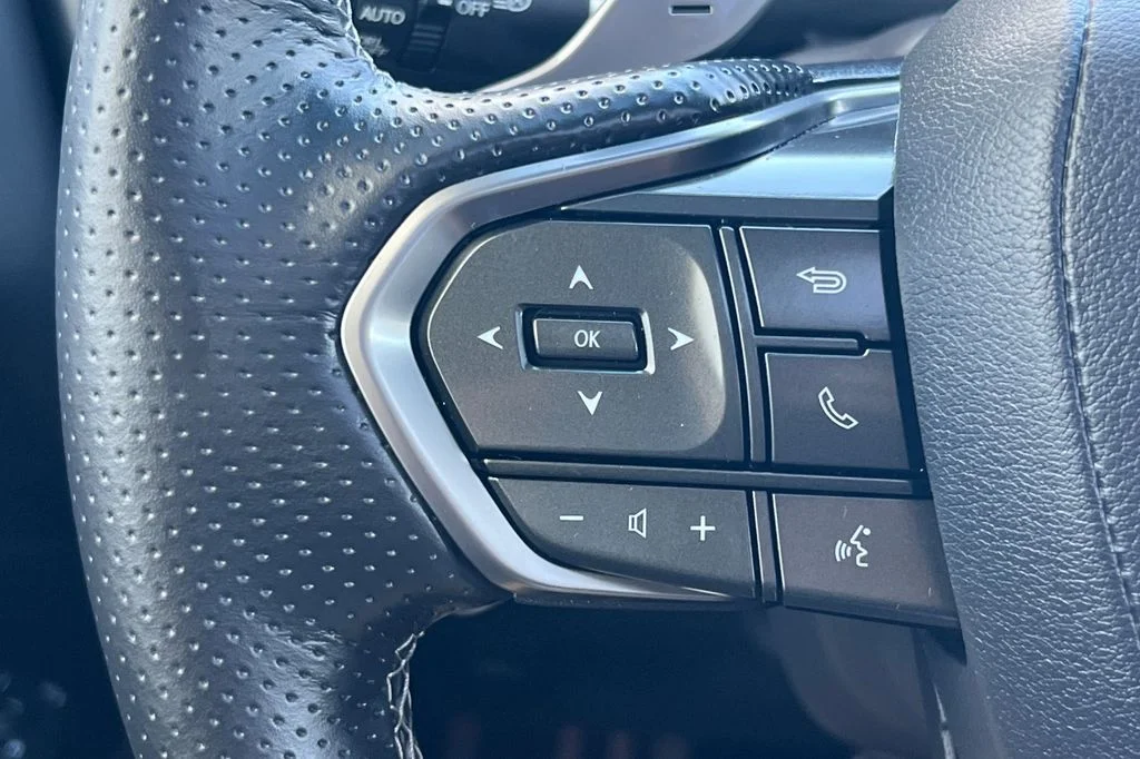 Certified Used 2026 White Lexus 600 F SPORT image 30