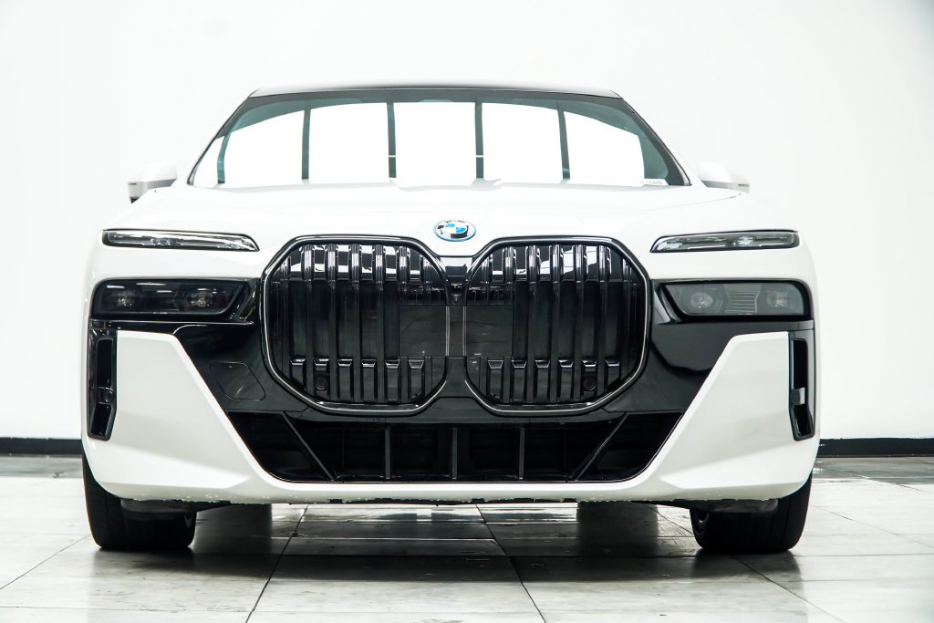 Used 2025 White BMW 750e xDrive image 14