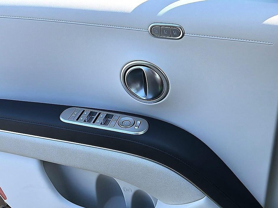 New 2026 Earthy Brass Matte Hyundai Calligraphy FWD image 32