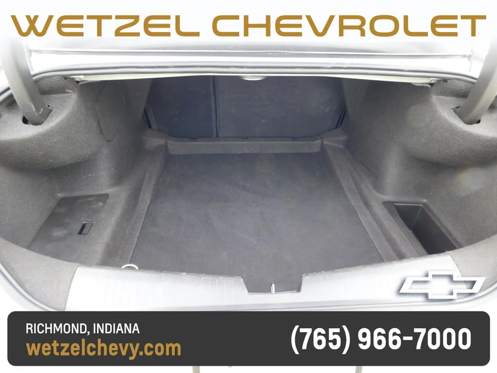 Used 2024 White Cadillac Premium Luxury image 22