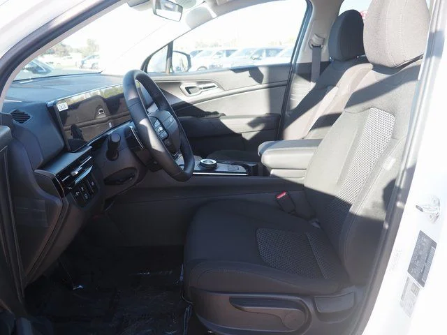 2026 Kia Sportage LX Hybrid - Photo 6